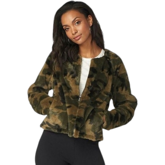 Faux Fur Camo Jacket - Picture 6 of 7
